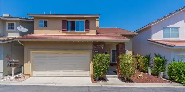 5 Sherrelwood Court