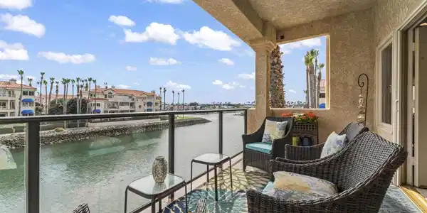 1729 Emerald Isle Way