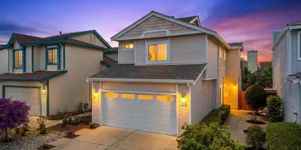 5439 Sunstar Commons
