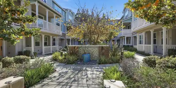 125 Maidenhair Terrace