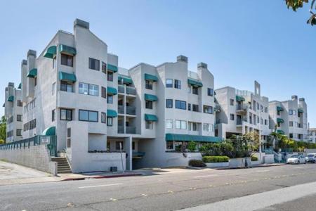 320 Peninsula Avenue