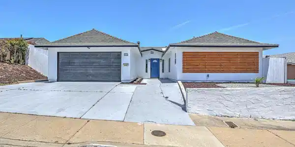 2840 Donax Ave