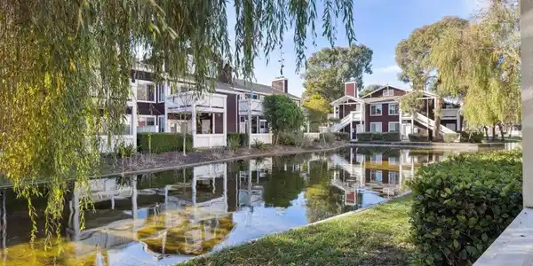 89 Bayside Court