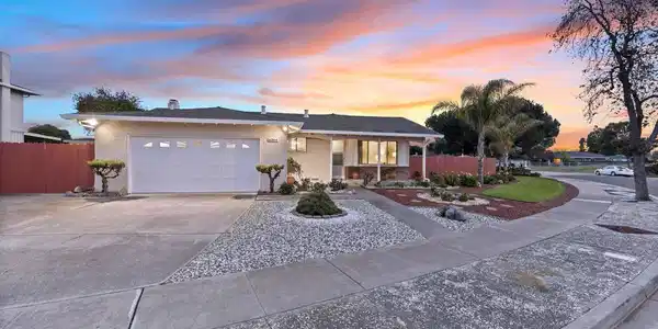 6364 Honeysuckle Dr