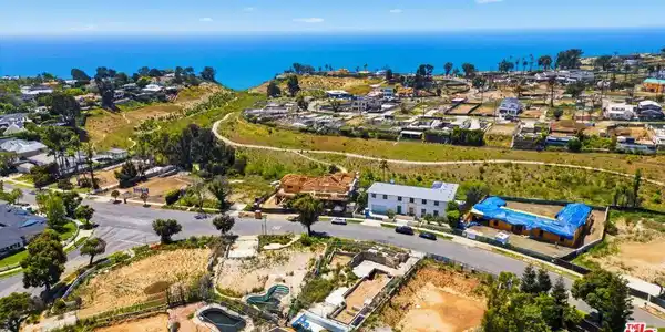 622 Alma Real Drive
