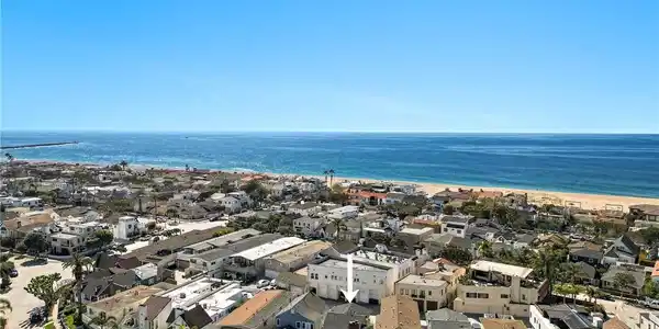 1613 E Balboa