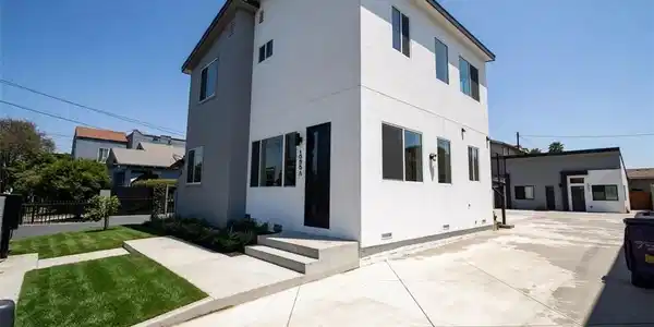 1056 Hoffman