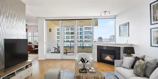 555 Front St