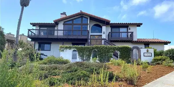 1421 Las Encinas Drive