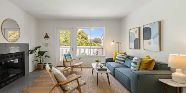 166 Bayside Ct
