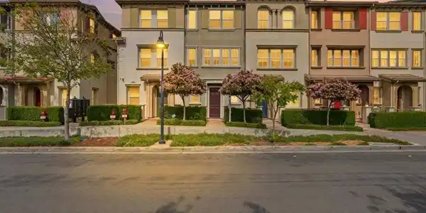 252 Sullivan Way