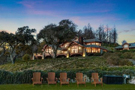 2088 Green Oaks