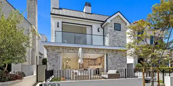 509 Carnation