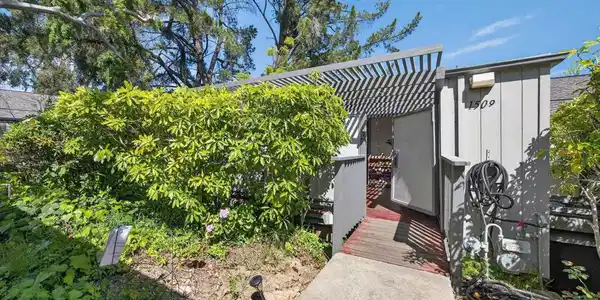 1509 Ashwood Dr