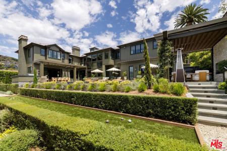 1529 Amalfi Drive