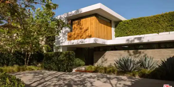 748 Amalfi Drive