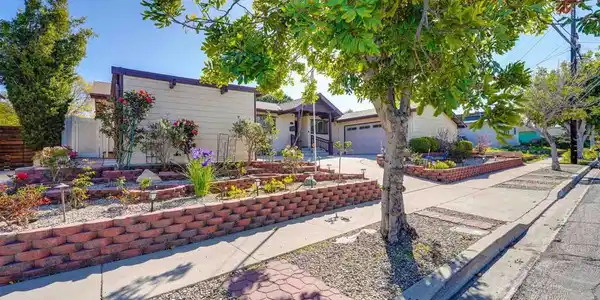 2357 Salisbury Dr