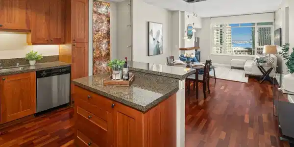 700 W Harbor