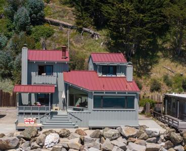 14 Potbelly Beach Road Road