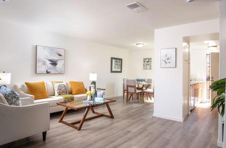 5624 Chestnut Common