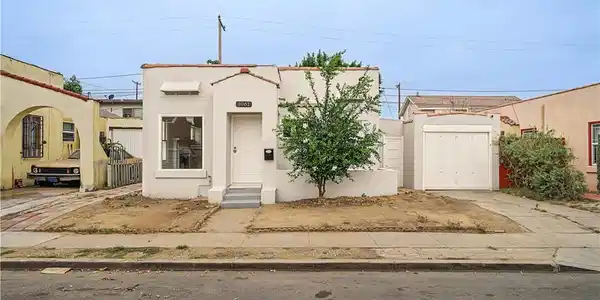 1061 N Minerva