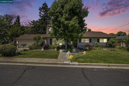 1181 Ridgewood Dr