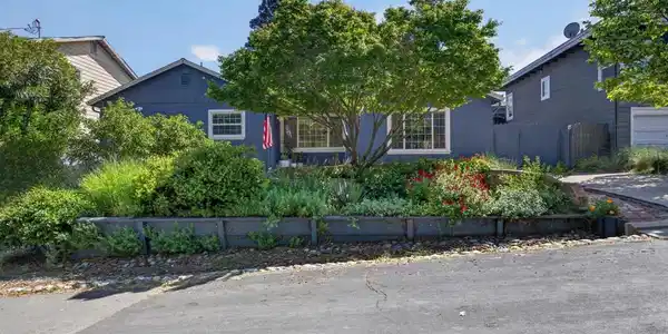 914 Vine Ave