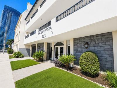 923 E Ocean