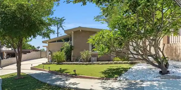 1709 El Rey Road