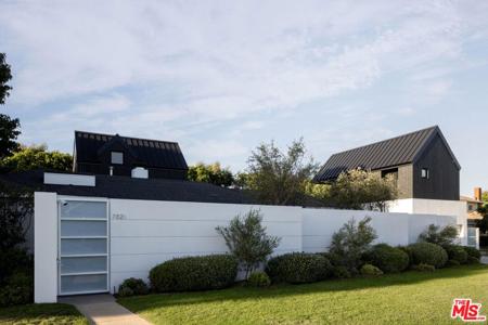 7021 W 83rd Street