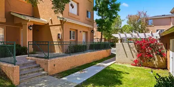 1050 Harbor Heights Drive