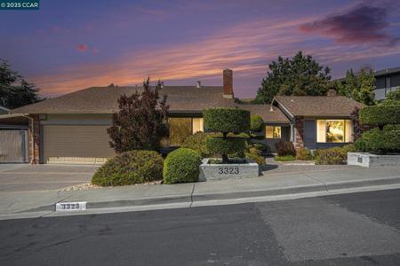 3323 Diablo Cir
