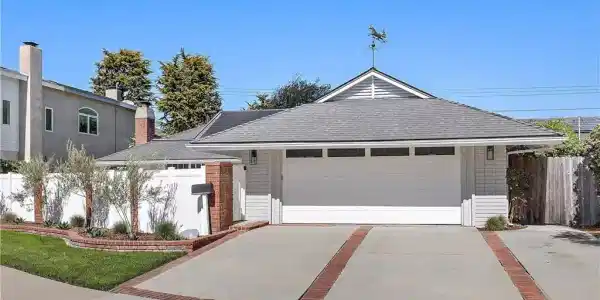 9021 Niguel Circle