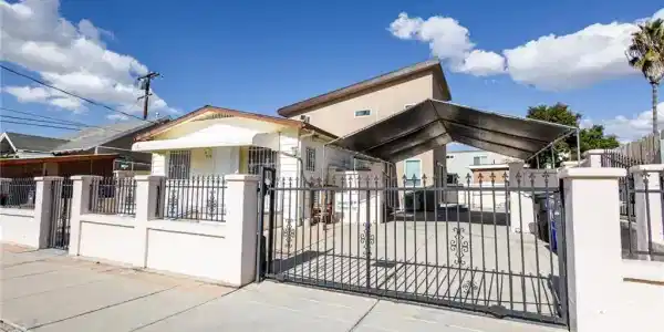 4284 Dwight