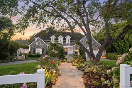 5618 Loma Verde Dr
