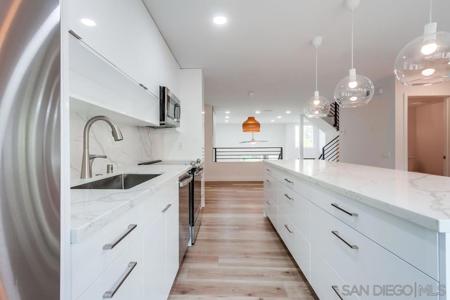 3264 Caminito Eastbluff