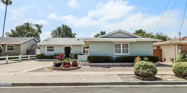 5011 Mount Casas Dr