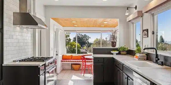 1546 1546 Beverly Pl