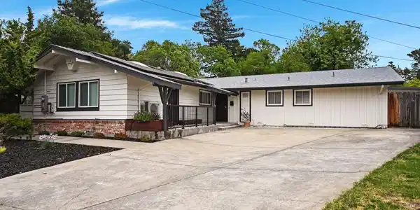 2326 Estrella Ct