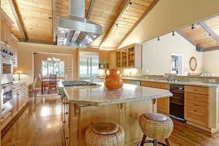 153 Devonshire Boulevard