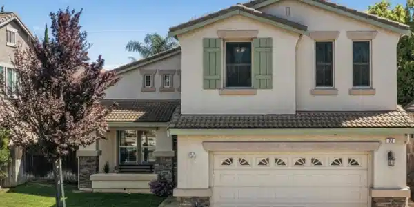 22 Matisse Ct