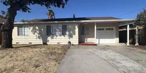 25696 25696 Lander Ave