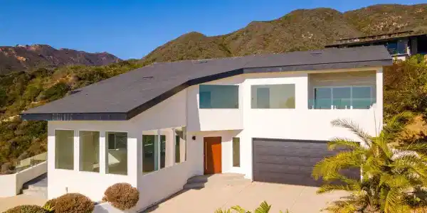 3447 Shoreheights Drive