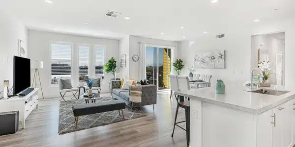 3873 Quantum Dr