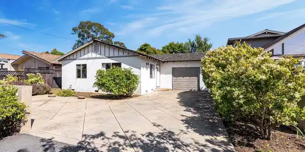 210 Lamanda Drive