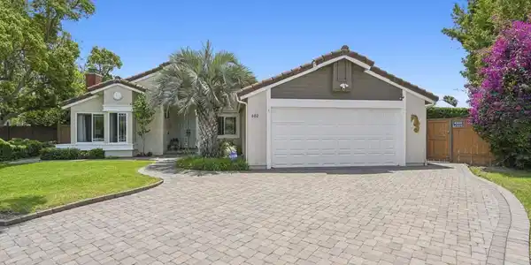 602 HOLLYRIDGE DRIVE
