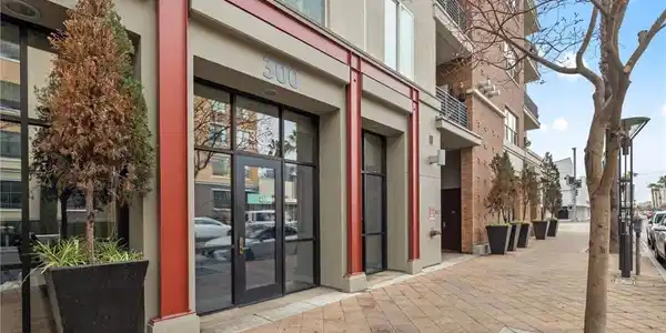300 E 4th Street