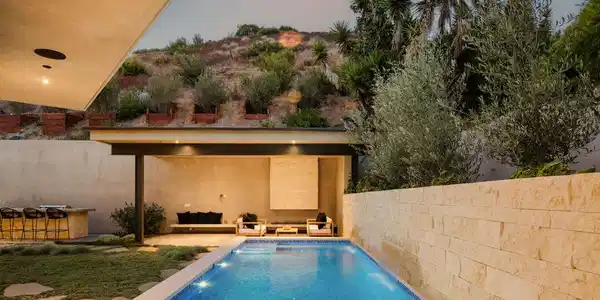 1205 Las Lomas Place