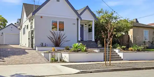 1333 Laguna Avenue