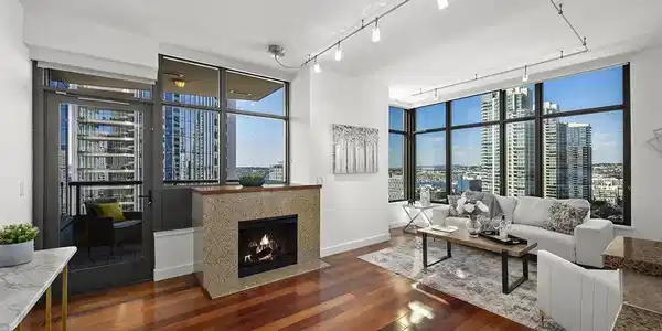 700 W E Street